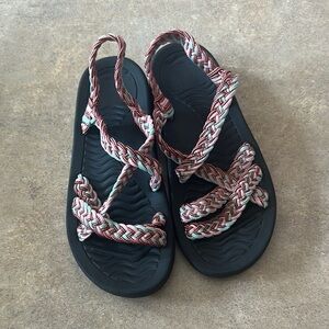 Women’s Megnya braided sandals size 36